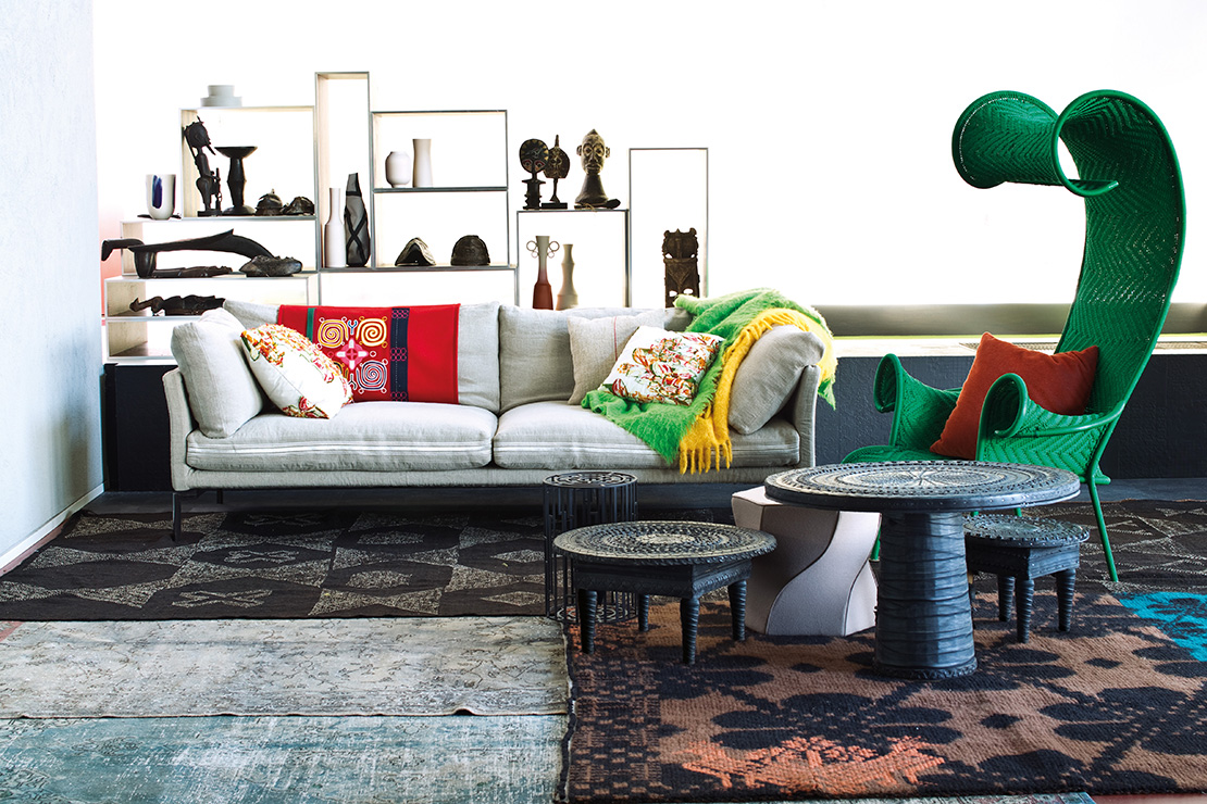 moroso-designer-stuhl-gruen-und-couch