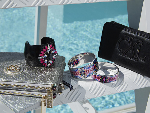 Chrsitian Lacroix lanza una colección de complementos para el verano.