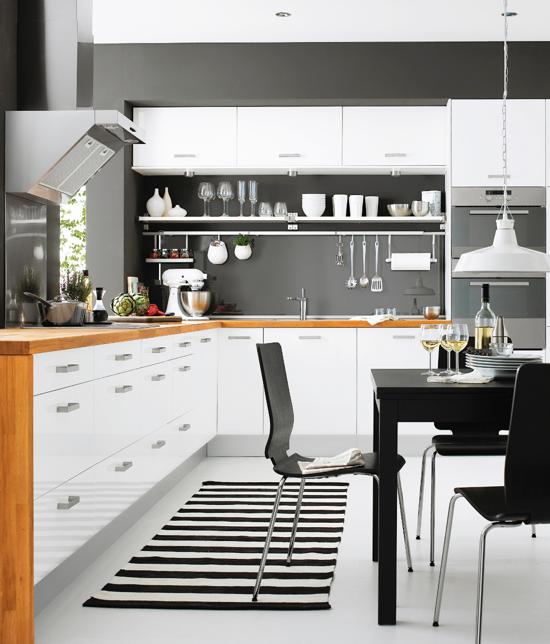 westwing-cocina-blanco-y-negro