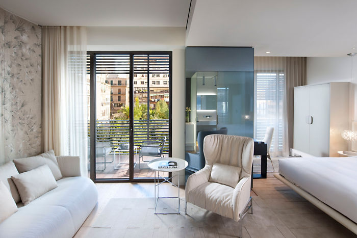 barcelona-room-mandarin-terrace-room-2