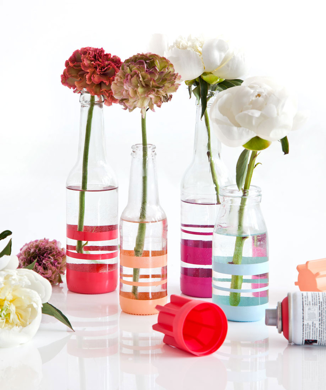 Westwing_DIY-vases-rayés-colorés Westwing_DIY-vases-rayés-colorés