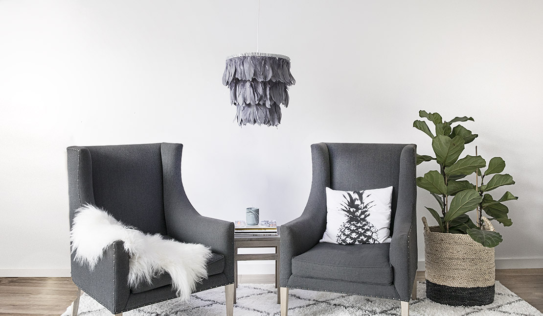 DIY-lustre-bohème-en-plumes
