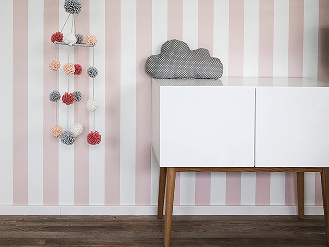 mobile pompon enfants DIY