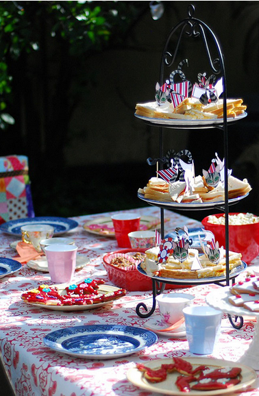 tavola con dolci tavola con dolci