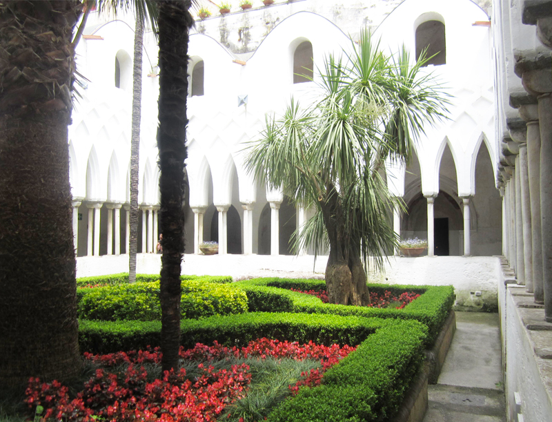 Amalfi-Chiostro-Paradiso