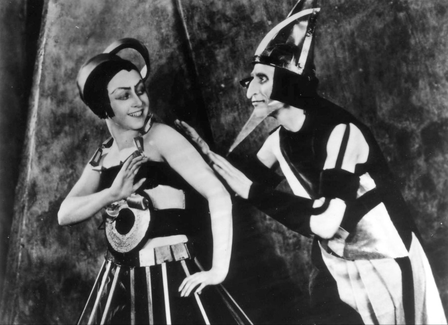 Rassegna Cinematografica La Grande Madre Fondazione Nicola Trussardi Milano Film Aelita Rassegna-cinematografica, Rassegna-cinematografica-la-grande-madre, La-grande-Madre, Fondazione-nicola-trussardi, Trussardi, Cinema, Oscar, Arte, Milano
