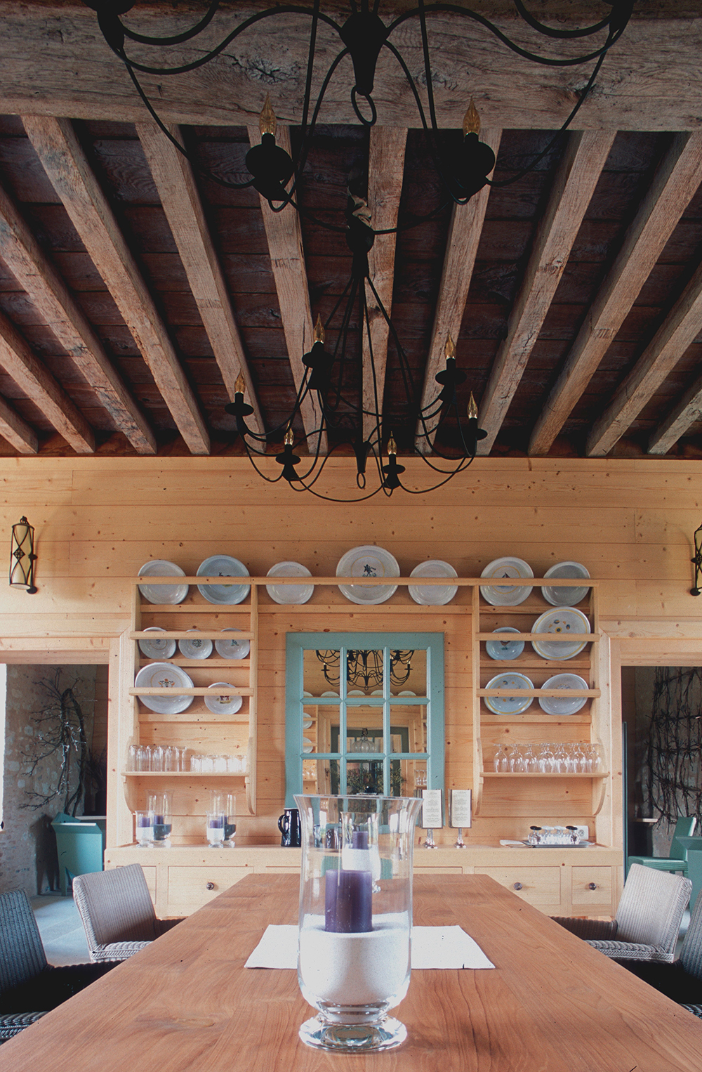 Arredare con il Legno Casa in Stile Rustico Naturale Arredamento Consigli Piattaia Tavolo Arredare-con-il-legno, Arredamento, Casa, Natura, Stile, Trend, Dalani, Consigli