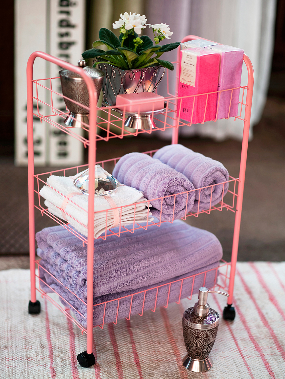 5 Motivi per Comprare un Carrello Bar Multifunzione per il Bagno Arredamento e Stile Carrello-bar, Arredamento, Casa, Cocktail, Stile, Vintage
