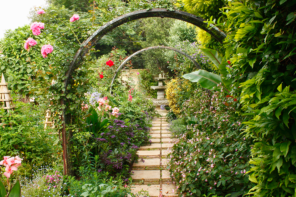 Giardino all'Inglese Fiori Arco Fontana Viale Giardino-all-italiana, Giardino-all-inglese, Fiori, Giardino, Primavera, Progetto, Outdoor
