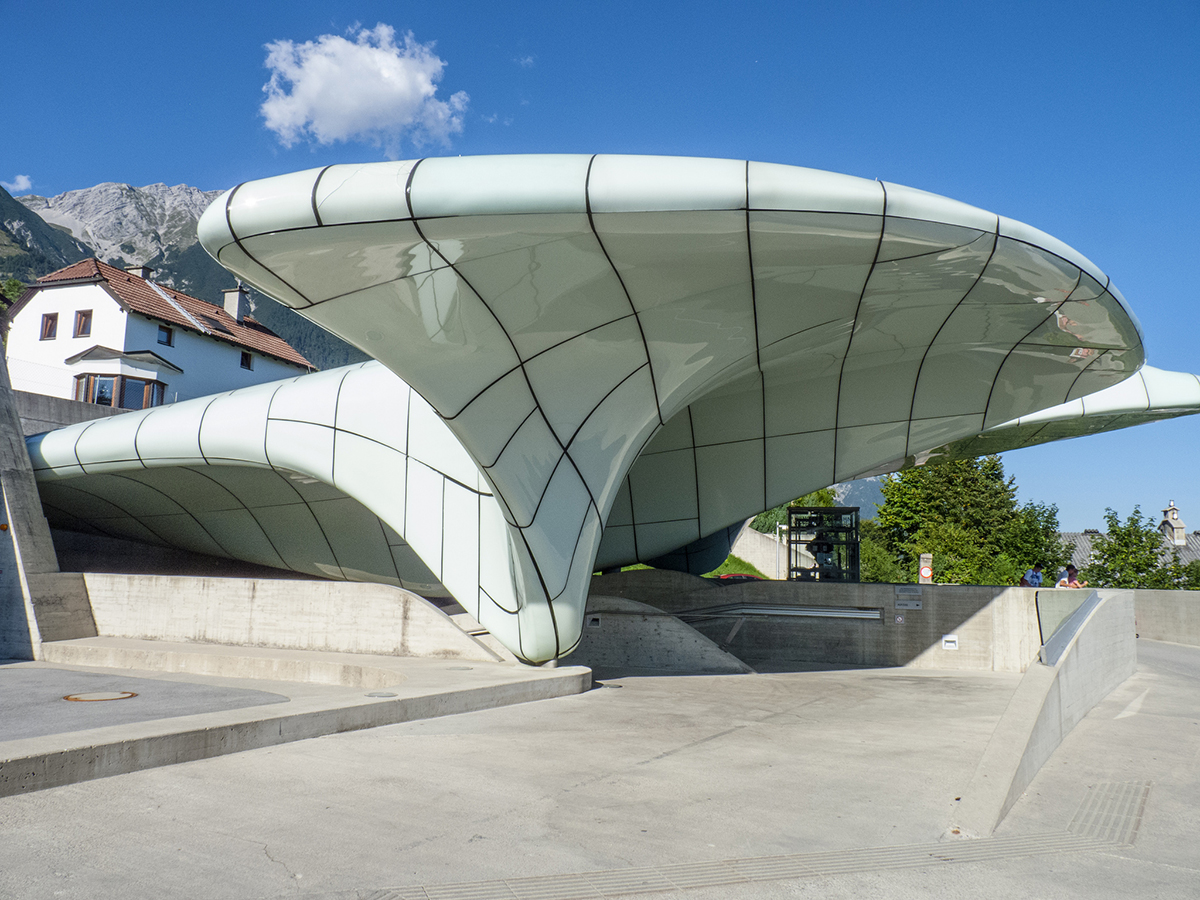 Zaha Hadid Stazione della funicolare di Innsbruck Zaha Hadid, Architettura, Design, Moda, Londra, Archistar, Designer, Morte