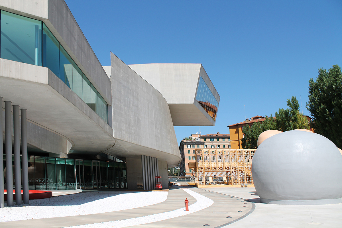 Zaha Hadid Maxxi di Roma Zaha Hadid, Architettura, Design, Moda, Londra, Archistar, Designer, Morte