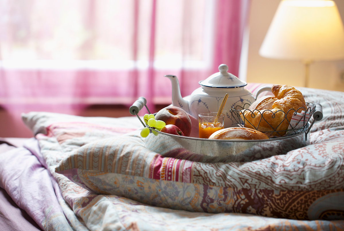 Come Scegliere le Tende per l'Estate Colazione a Letto Scegliere le tende, Colori, Estate, Tendenze, Tessuti, Trend