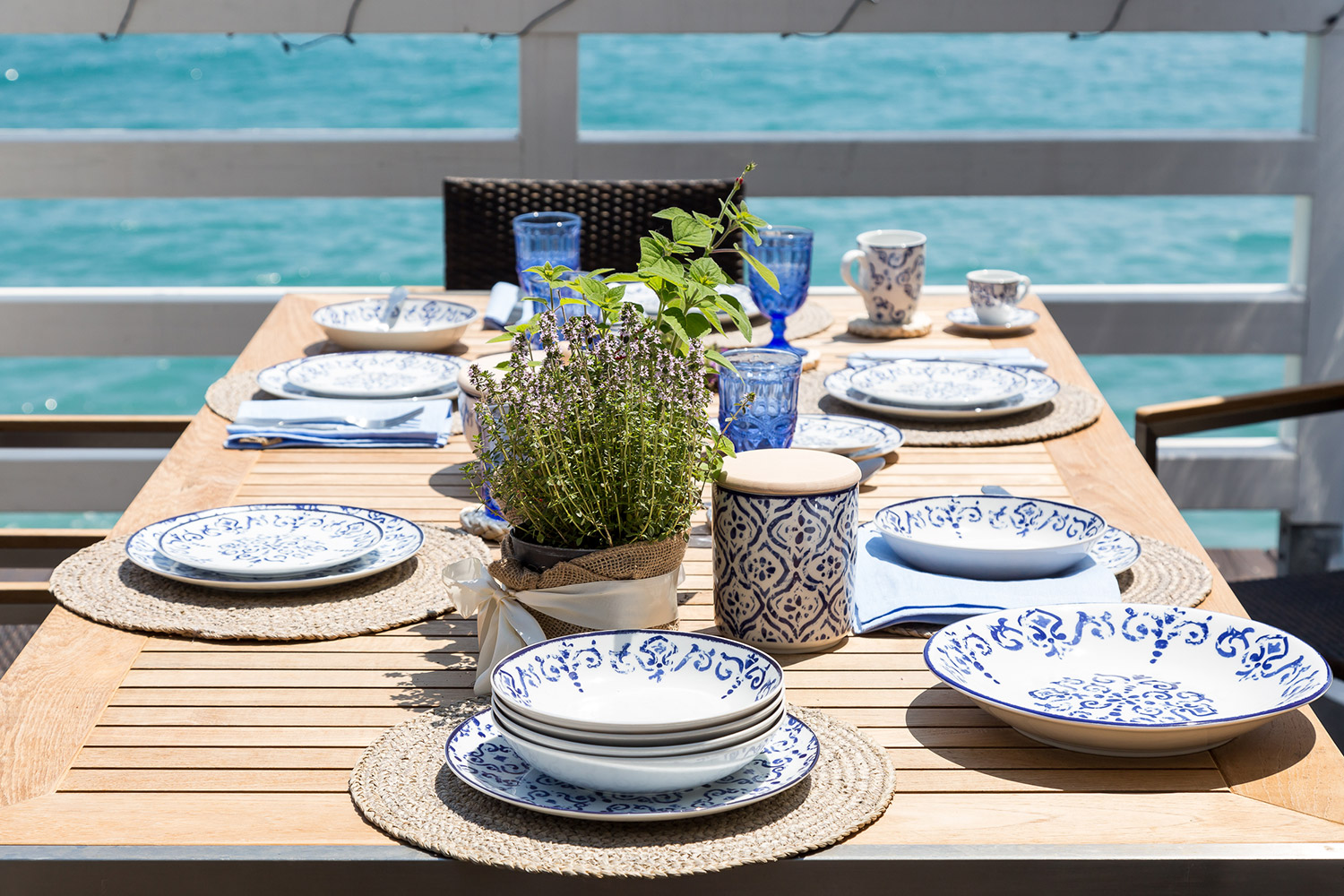 Look d'Estate Spiagge ad Alassio con Tavola Coastal Look d'estate, Consigli, Estate, Fashion, Moda, Spiagge
