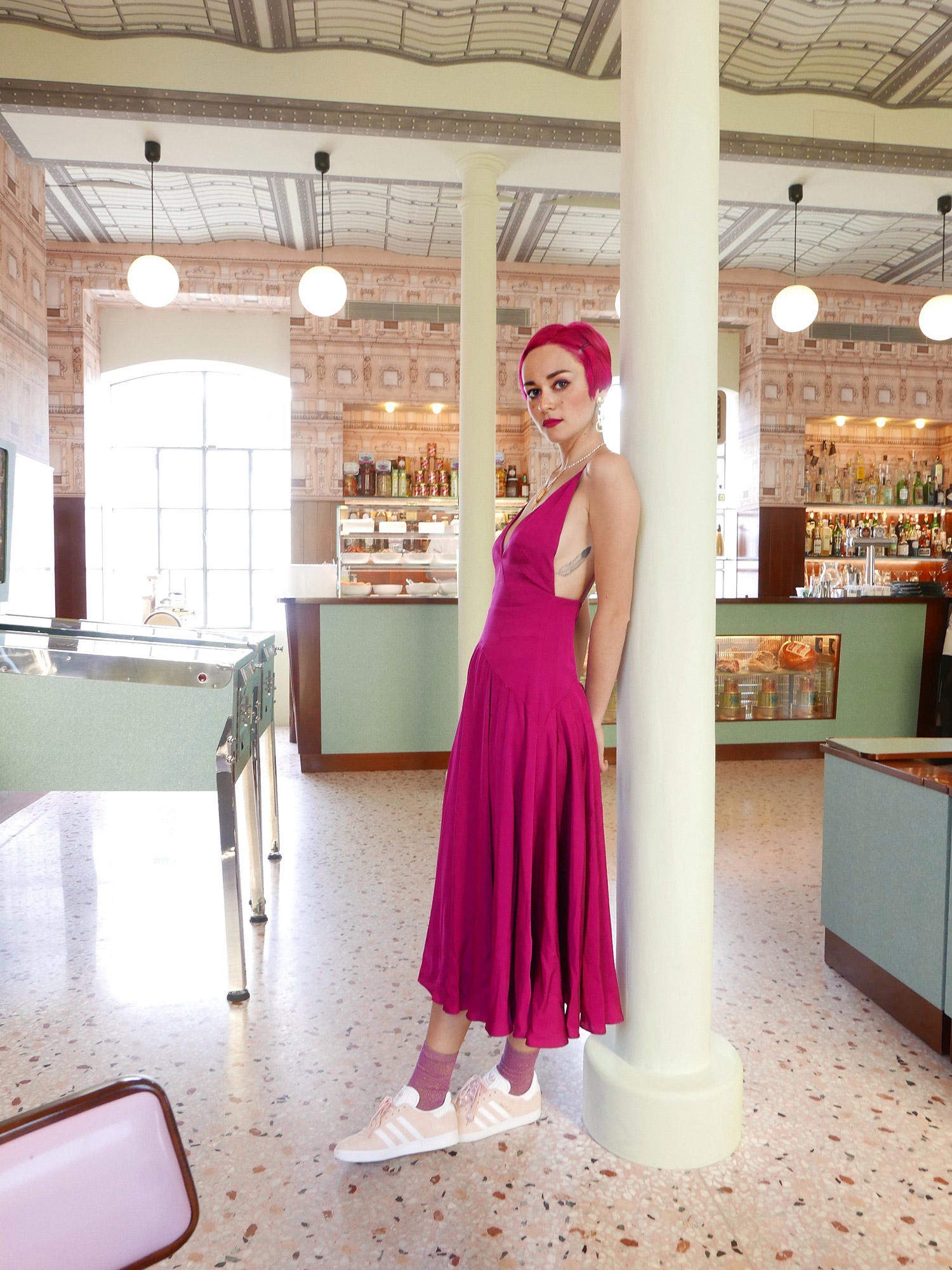 Armela Jakova Bar Luce Fondazione Prada Armela Jakova, Mise en place, Moda, Oriente, Stile