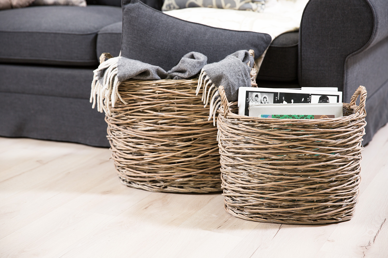 Ceste in Rattan con Plaid Grigio Wabi-Sabi Wabi-Sabi, Arredamento, Casa, Design, Oriente, Stile