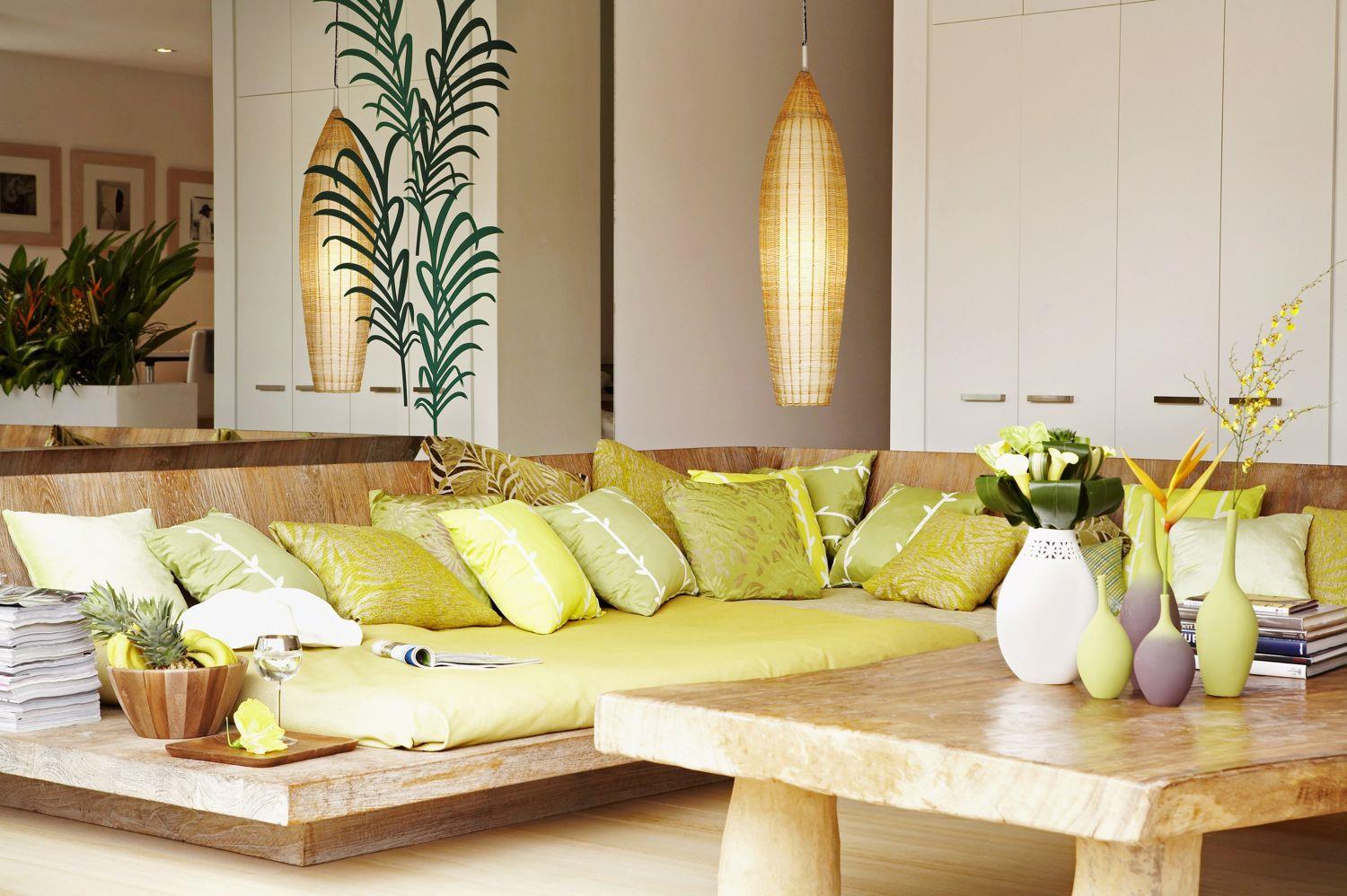 Dalani, Carabi Lo Stile Easy Caribbean Zona Living con Divano in Legno Naturale e Tessuti Verde Chiaro, Palme e Luci Dalani, Casa, Colori, Cocktail , Style, Idee, Design, Natura