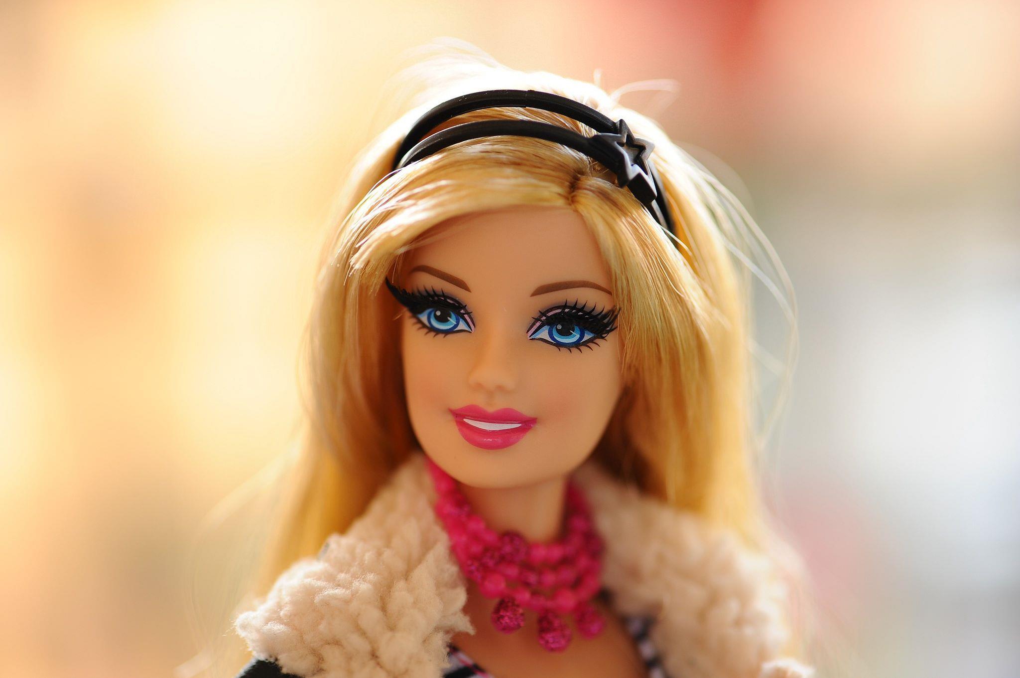 Dalani, Barbie, Bambola Icona del XX Secolo in Mostra a Parigi Dalani, Barbie, New York, Hollywood, Moda, Style