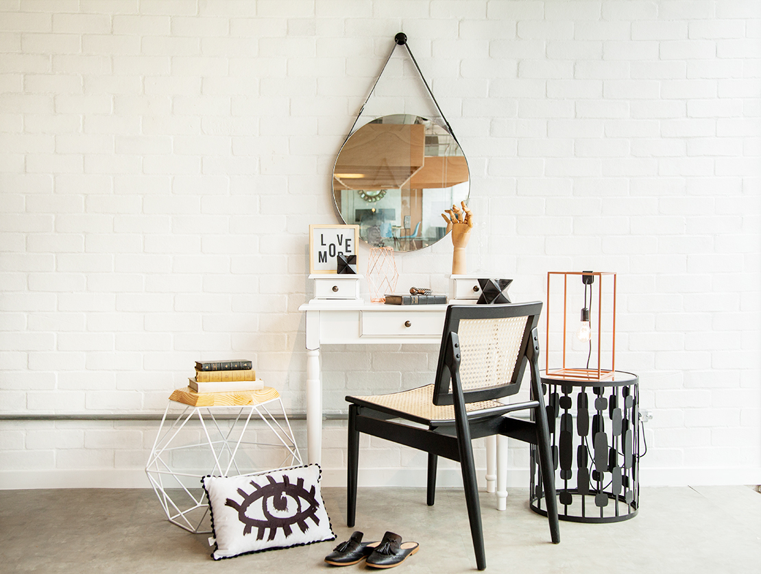 make-up-tafel-look-black-white