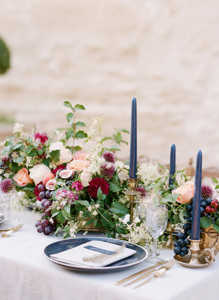 SylvieGil-0389chateau-ClairePettibone-France-Photography-Provence-romantique-Wedding-750x1024