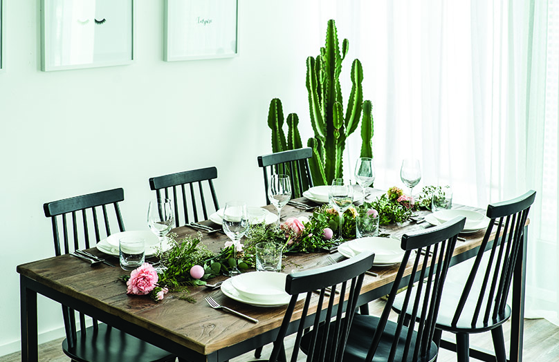 Paastafel inspiratie: paasslinger van bloemen