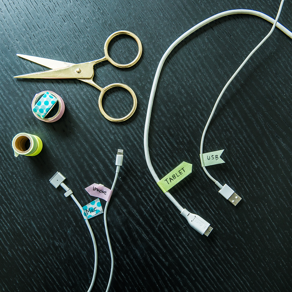 kabels-wegwerken-met-labels