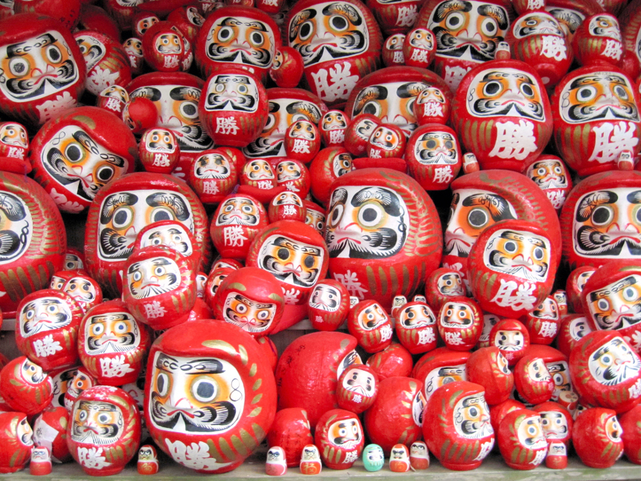westwing-szczescie-japonskie-symbole-daruma