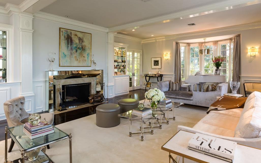 EXCLUSIVE: **PREMIUM EXCLUSIVE RATES APPLY** Jennifer Lopez puts her Hidden Hills mansion on the market for a cool $17 million Pictured: Jennifer Lopez hidden hills home