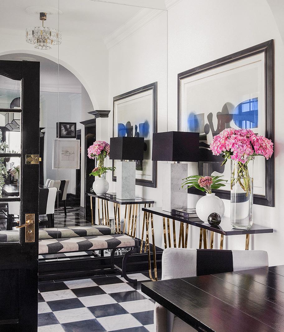  This hallway is GLAMOROUS!